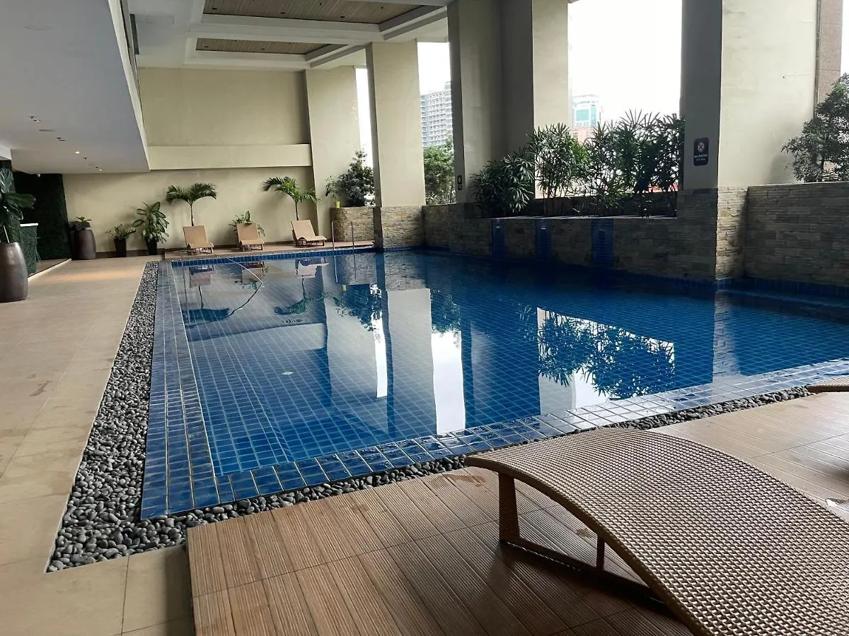 Fabulous Skyline Kl Greenbelt Makati Манила
